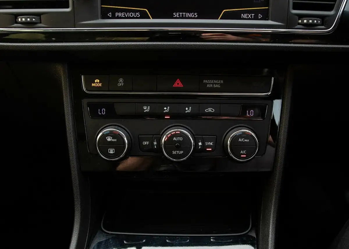 2018-seat-leon-14-tsi-fr-technology-sportcoupe-3d-big-30