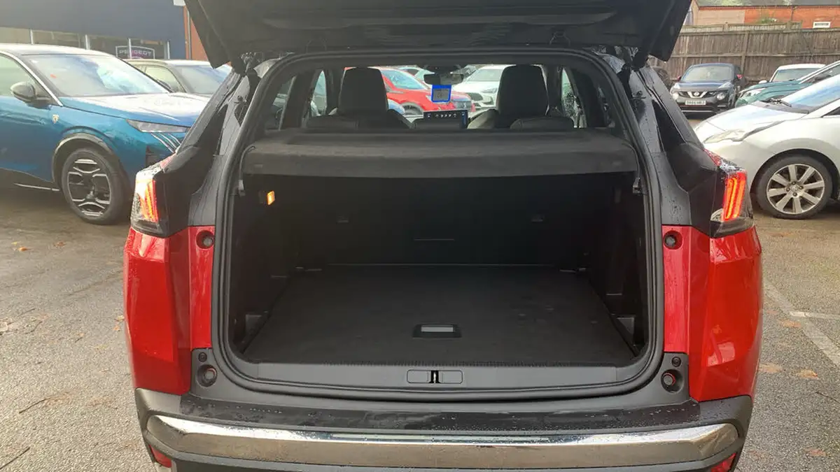 2022-peugeot-3008-suv-15-bluehdi-gt-premium-big-18