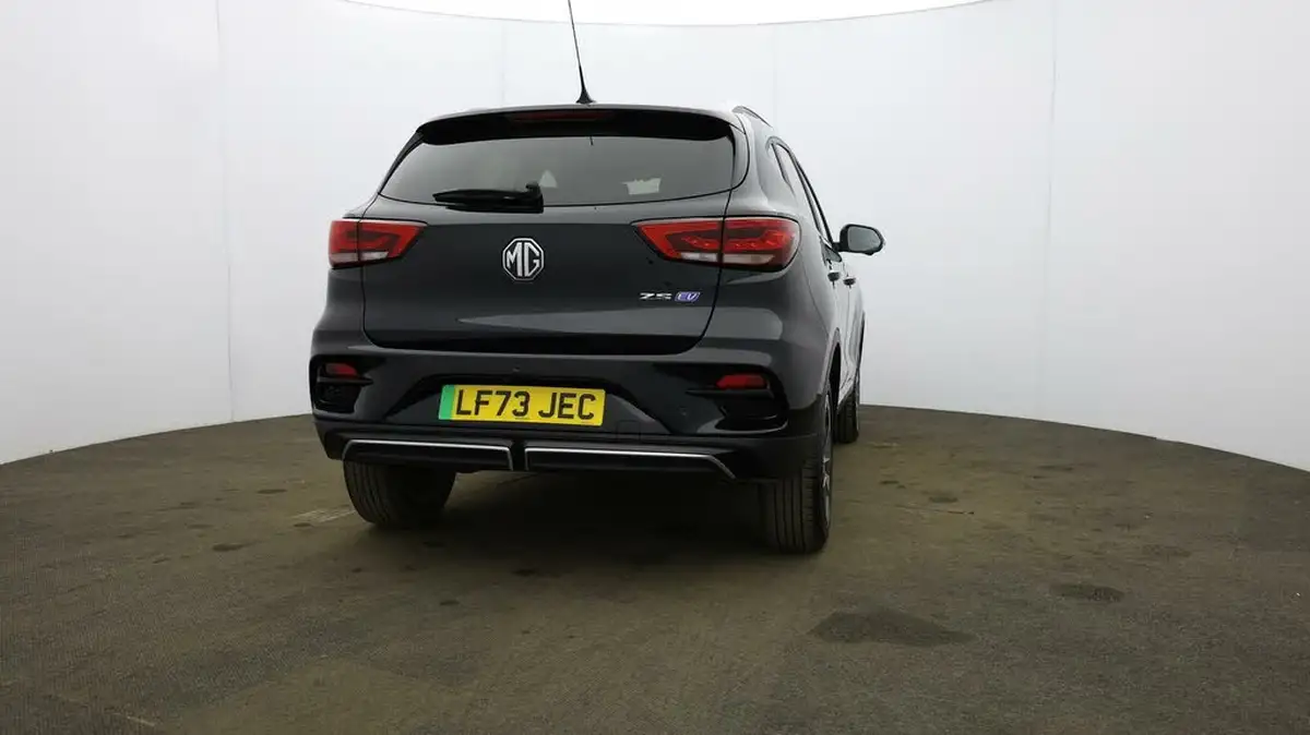 2023-mg-zs-suv-e-trophy-connect-ev-156ps-long-range-big-53