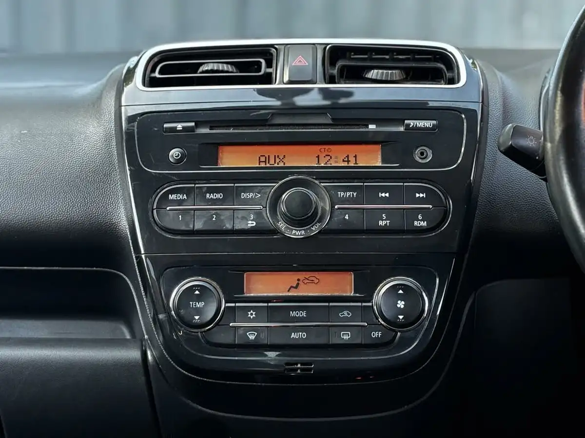2017-mitsubishi-mirage-12-juro-leather-cvt-big-8