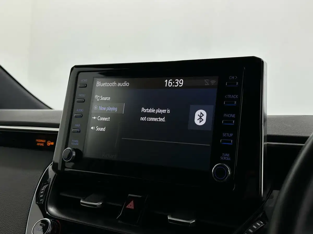 2021-toyota-corolla-20-vvt-i-icon-tech-touring-sports-big-21