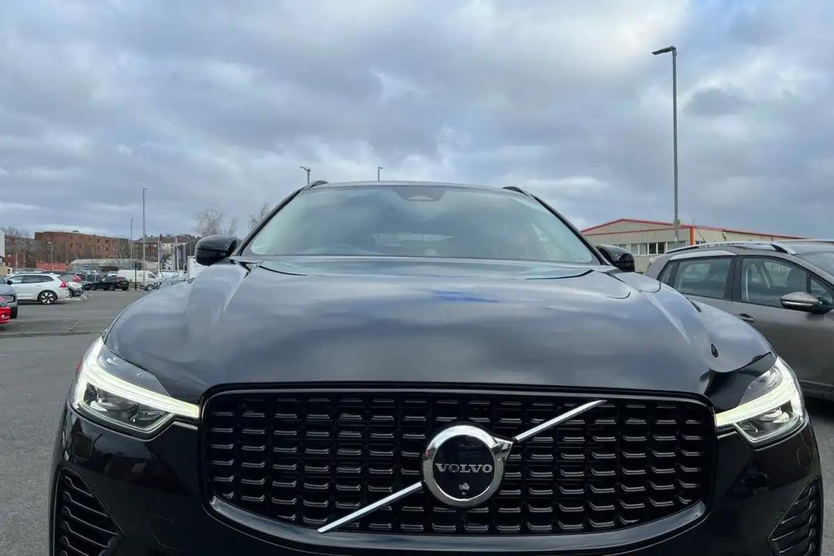 2024-volvo-xc60-20-t8-ultimate-dark-big-24