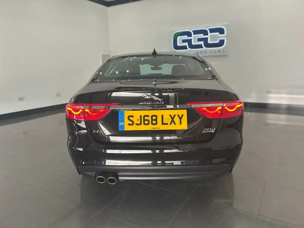 2018-jaguar-xf-20td-portfolio-180ps-awd-saloon-4d-1999cc-auto-big-3