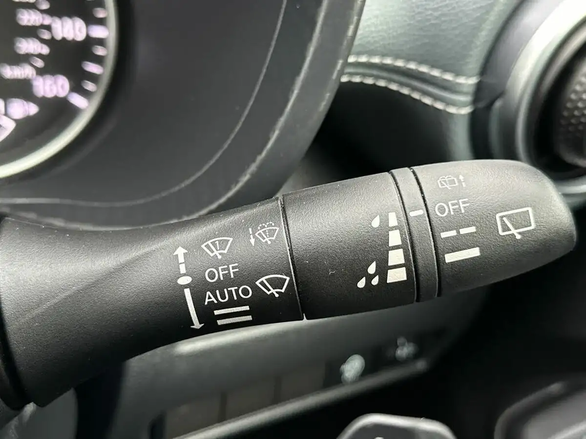 2021-nissan-juke-10-dig-t-n-connecta-dct-big-23
