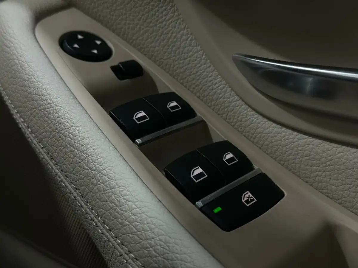 2016-bmw-5-series-20-520i-se-touring-5d-big-15