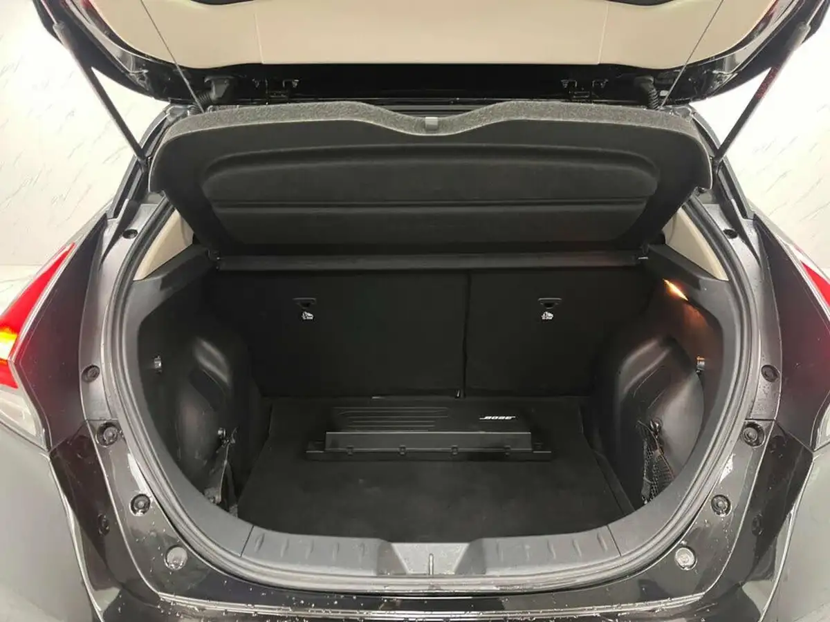 2021-nissan-leaf-e-tekna-big-22