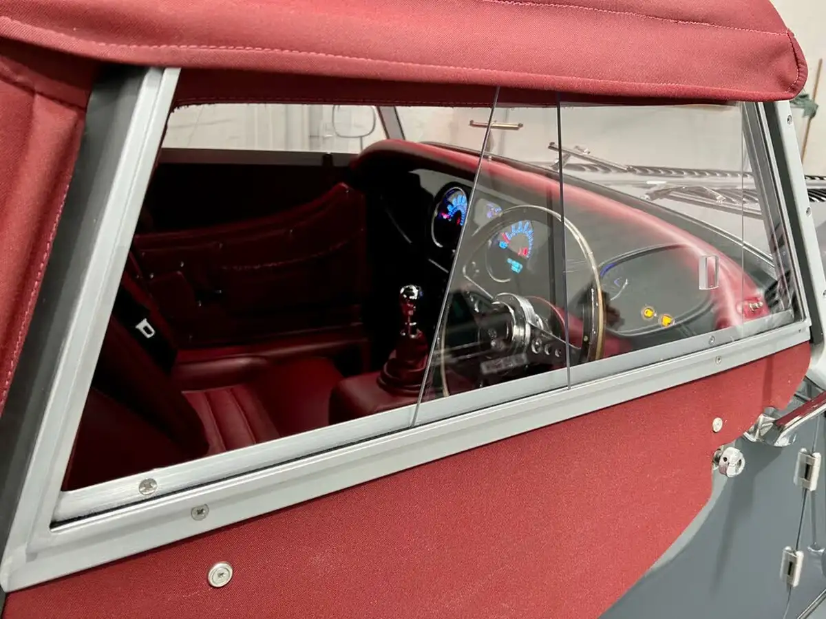 2020-morgan-roadster-37-big-26