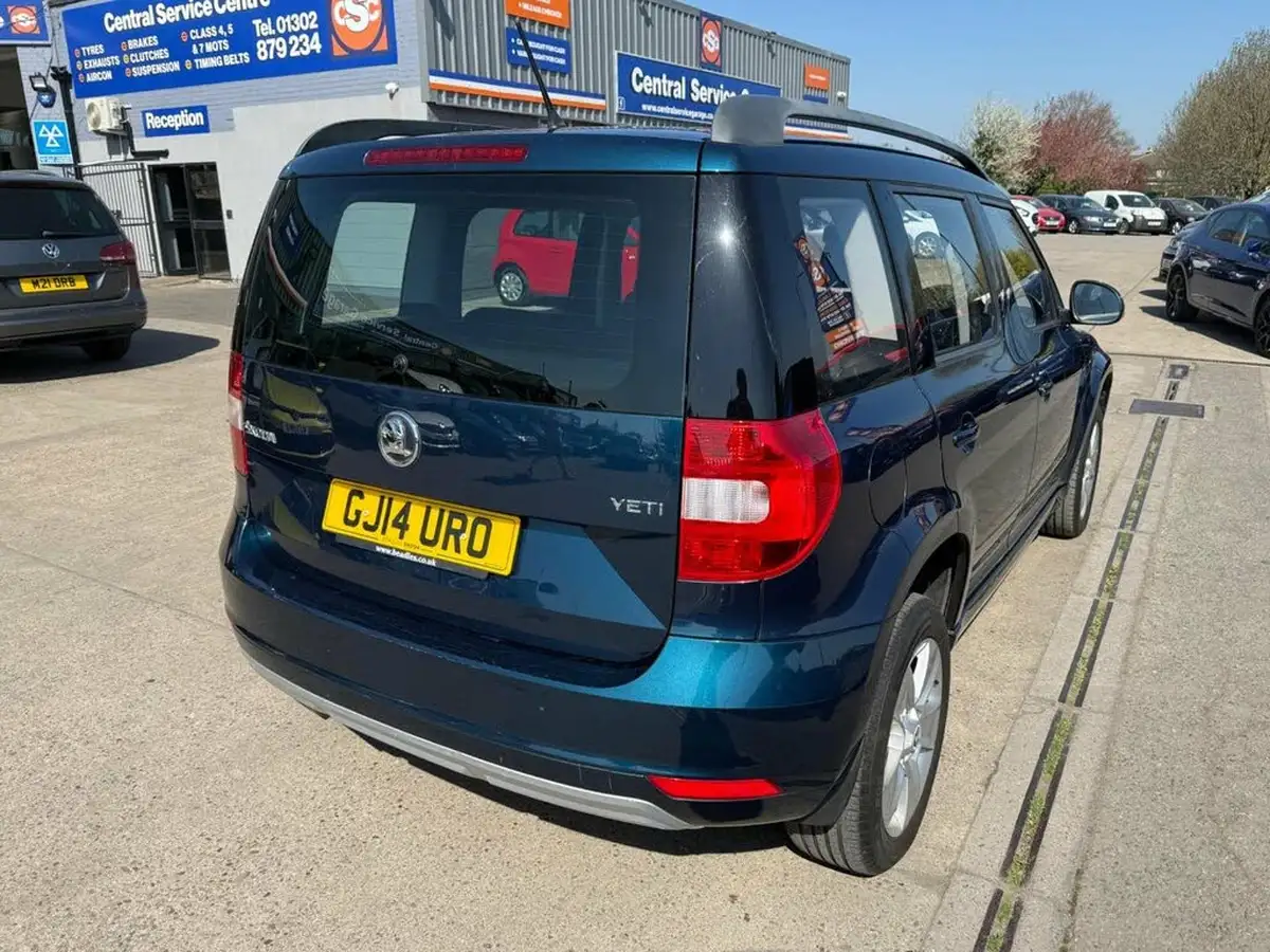 2014-skoda-yeti-12-dsg-big-17