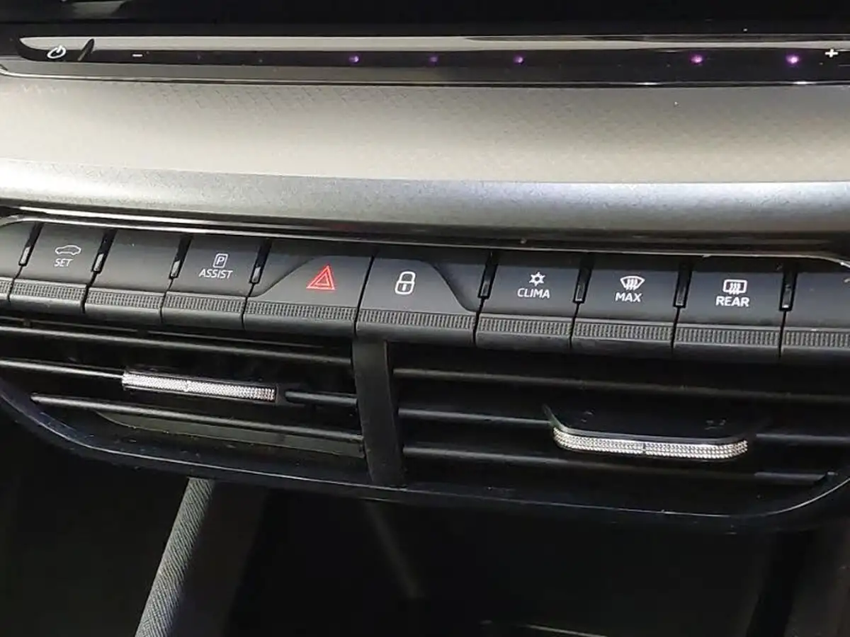 2022-skoda-octavia-15-tsi-se-technology-hatchback-big-15
