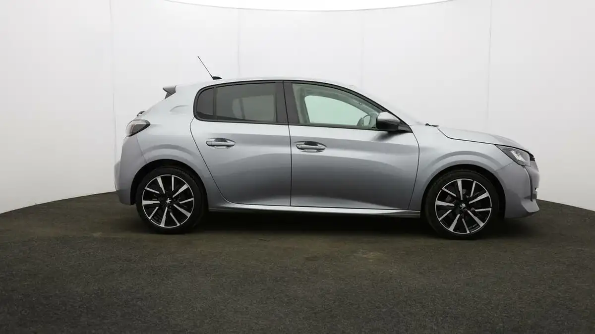 2020-peugeot-208-12-puretech-allure-100bhp-big-44