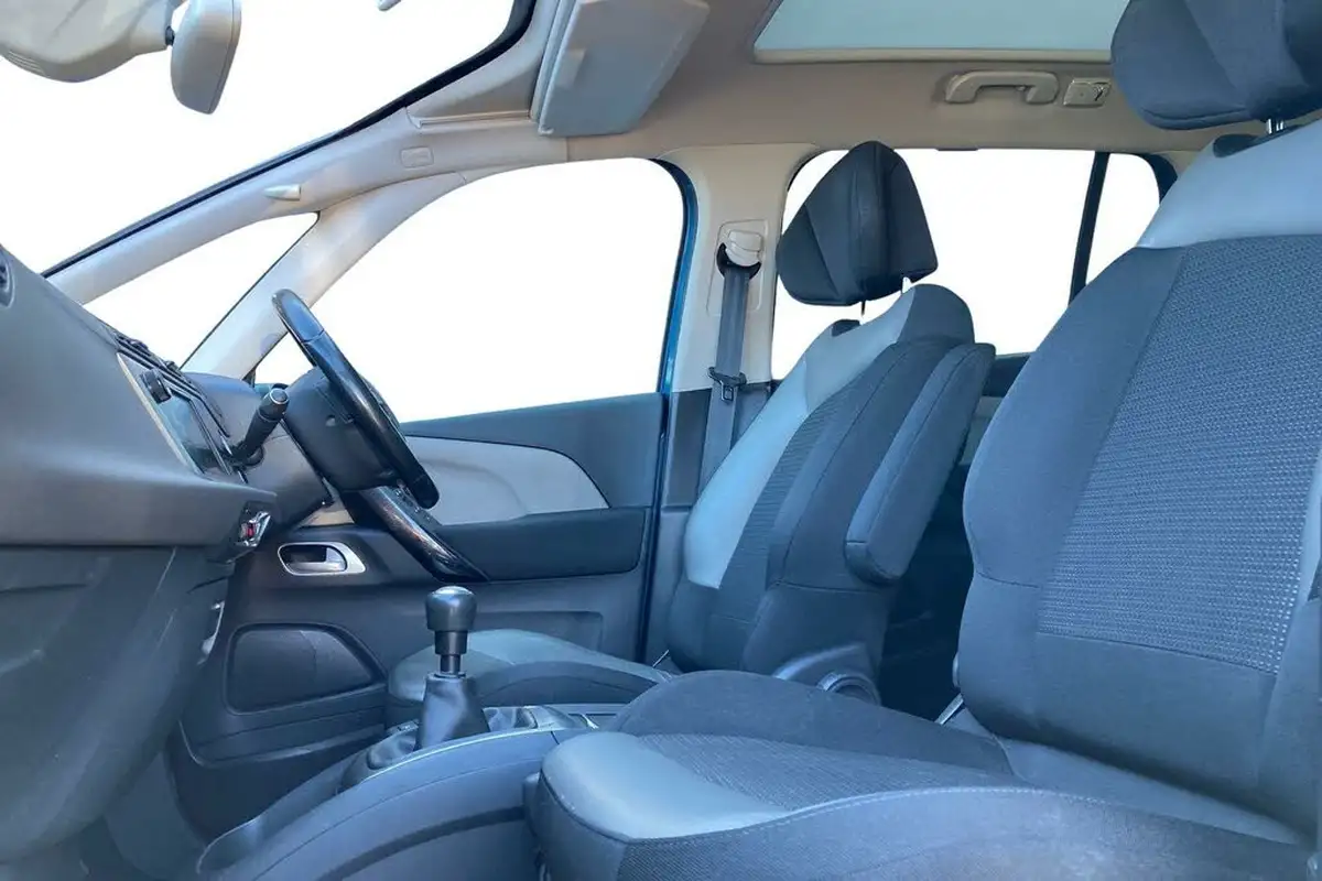 2016-citroen-grand-c4-picasso-16bluehdi-exclusive-big-8