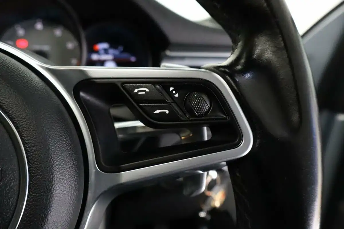 2019-porsche-macan-30-v6-s-big-27