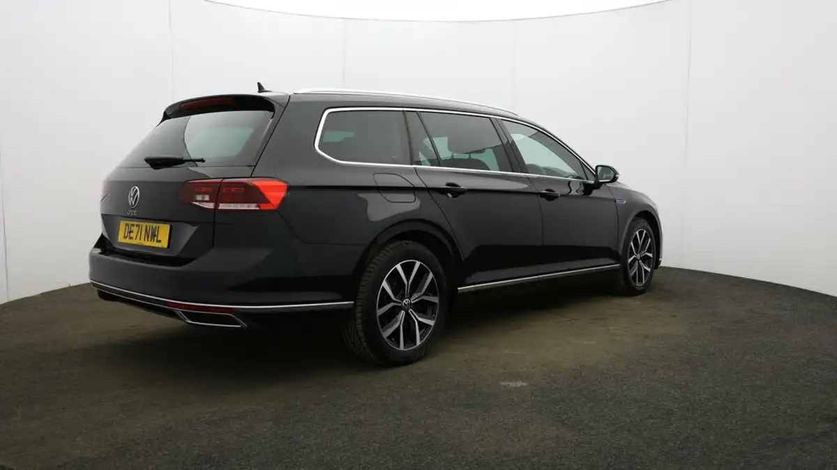 2021-volkswagen-passat-14-tsi-gte-estate-5d-big-50