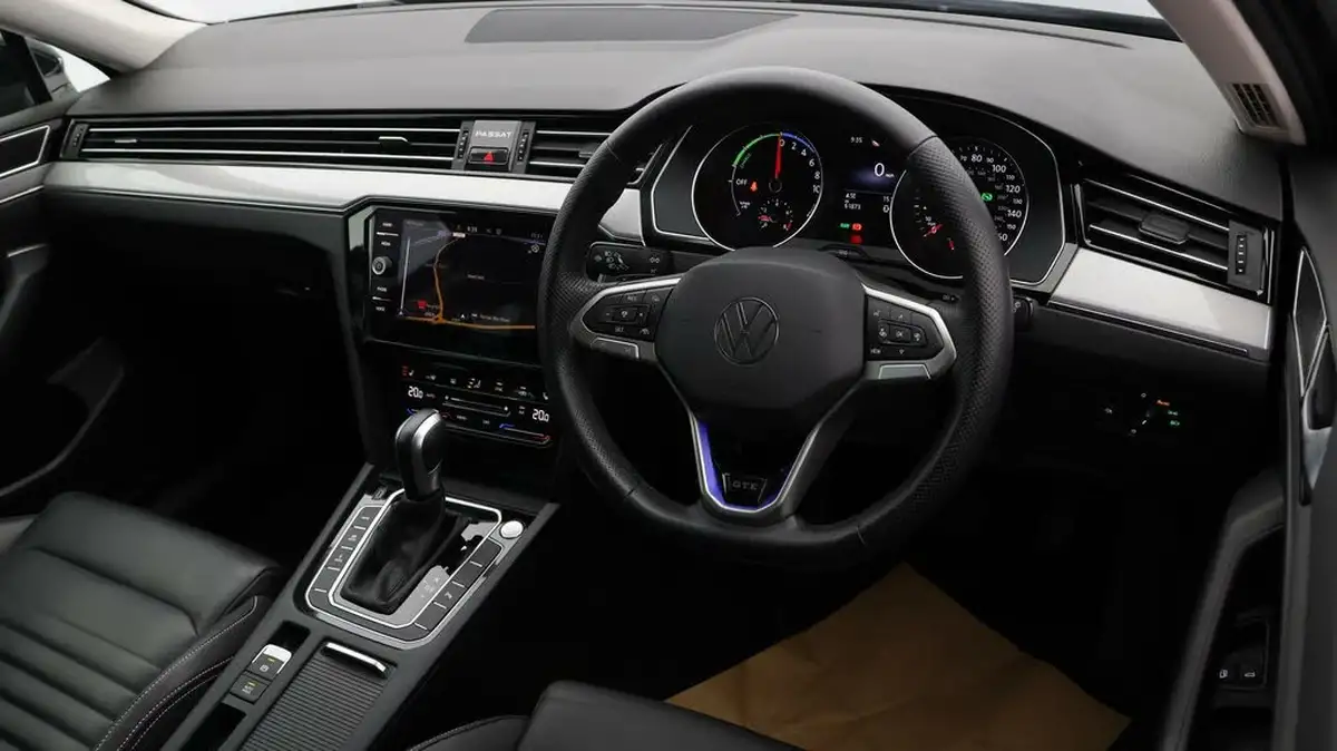 2021-volkswagen-passat-14-tsi-gte-estate-5d-big-8
