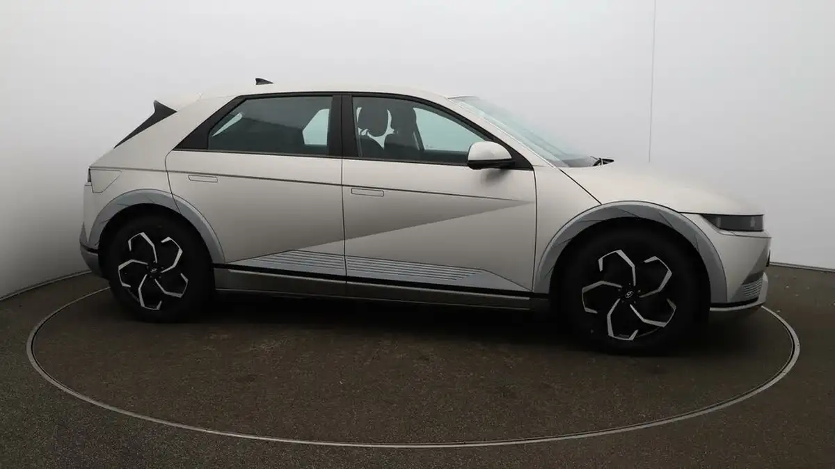 2022-hyundai-ioniq-5-e-premium-217ps-73kwh-rwd-big-39