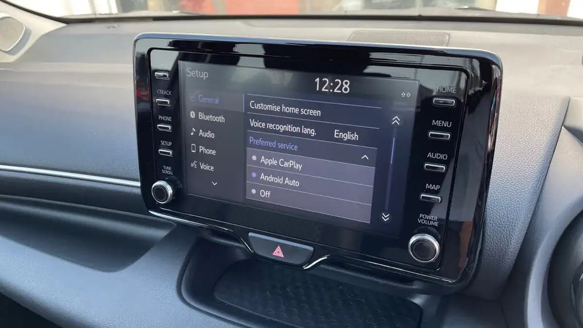 2022-mazda-mazda2-15-select-big-26