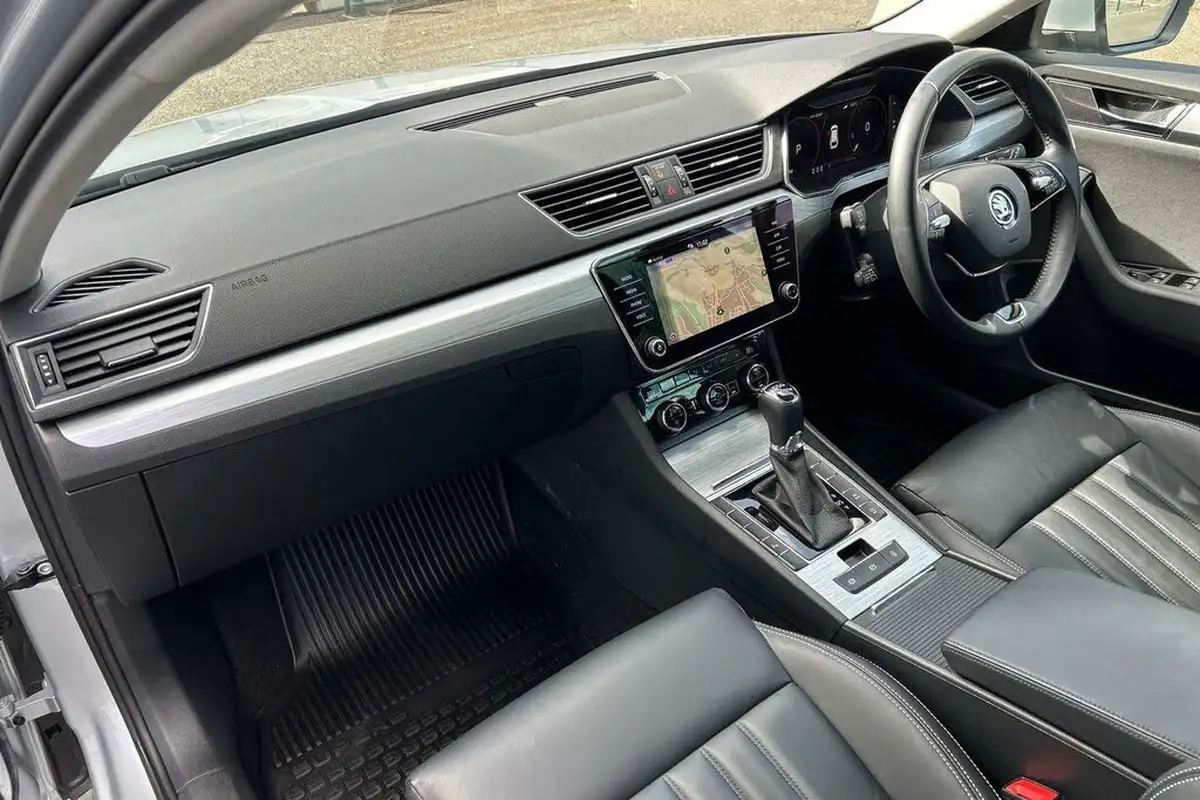 2022-skoda-superb-20tdi-se-technology-estate-dsg-big-8