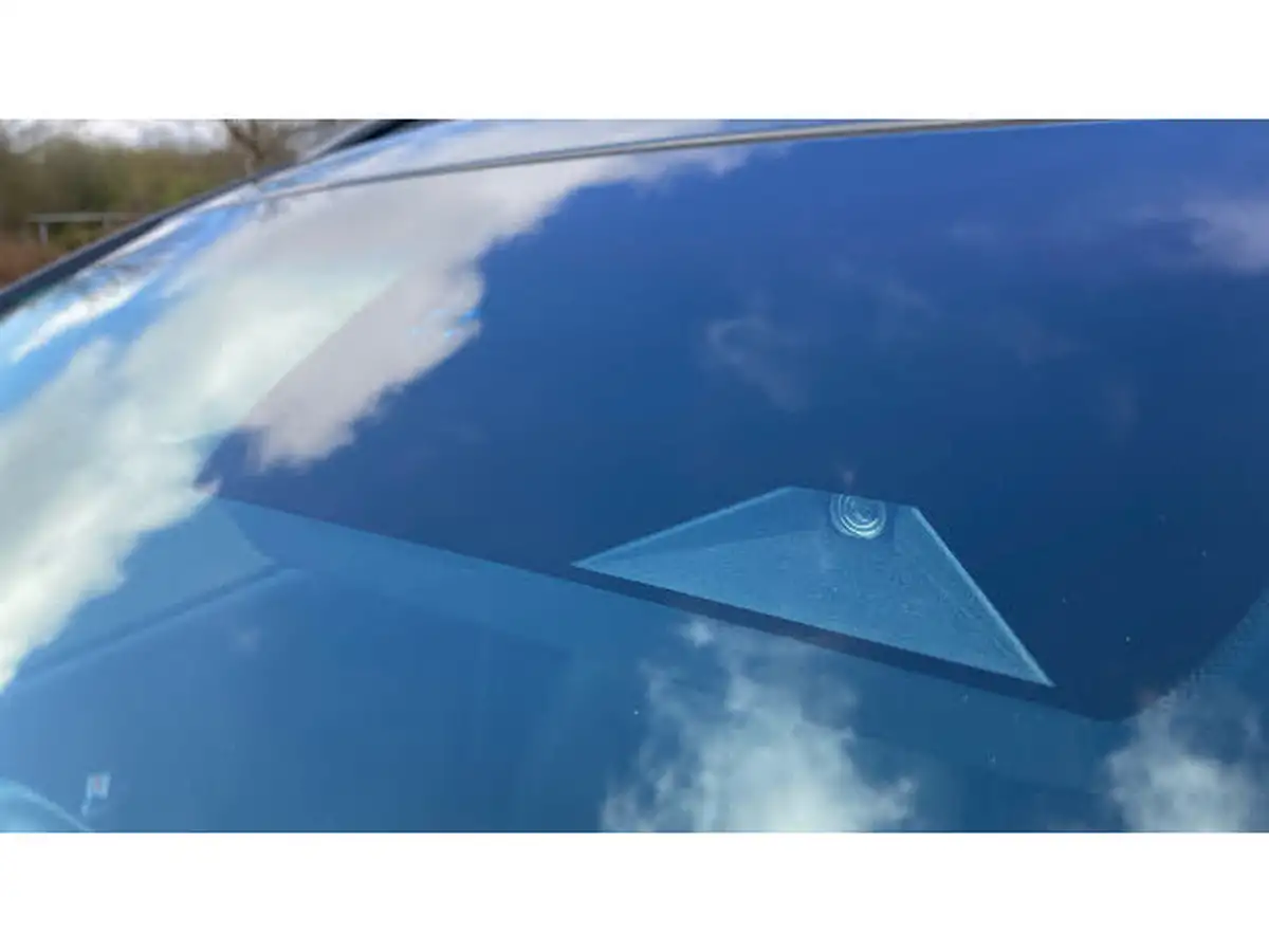 2023-hyundai-kona-16-gdi-premium-big-26