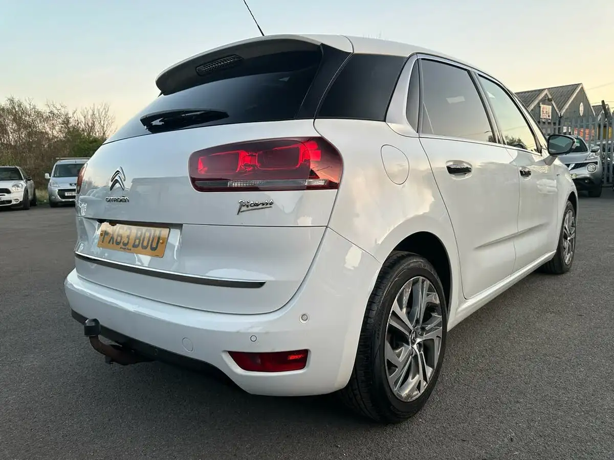 2014-citroen-c4-picasso-16e-hdi-exclusive-big-13