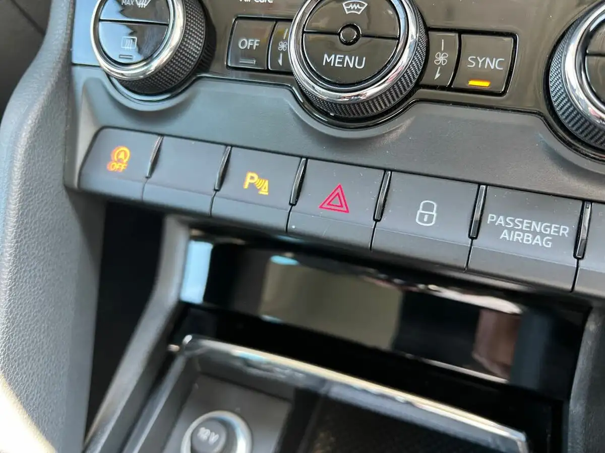 2019-skoda-karoq-15-tsi-se-l-big-48