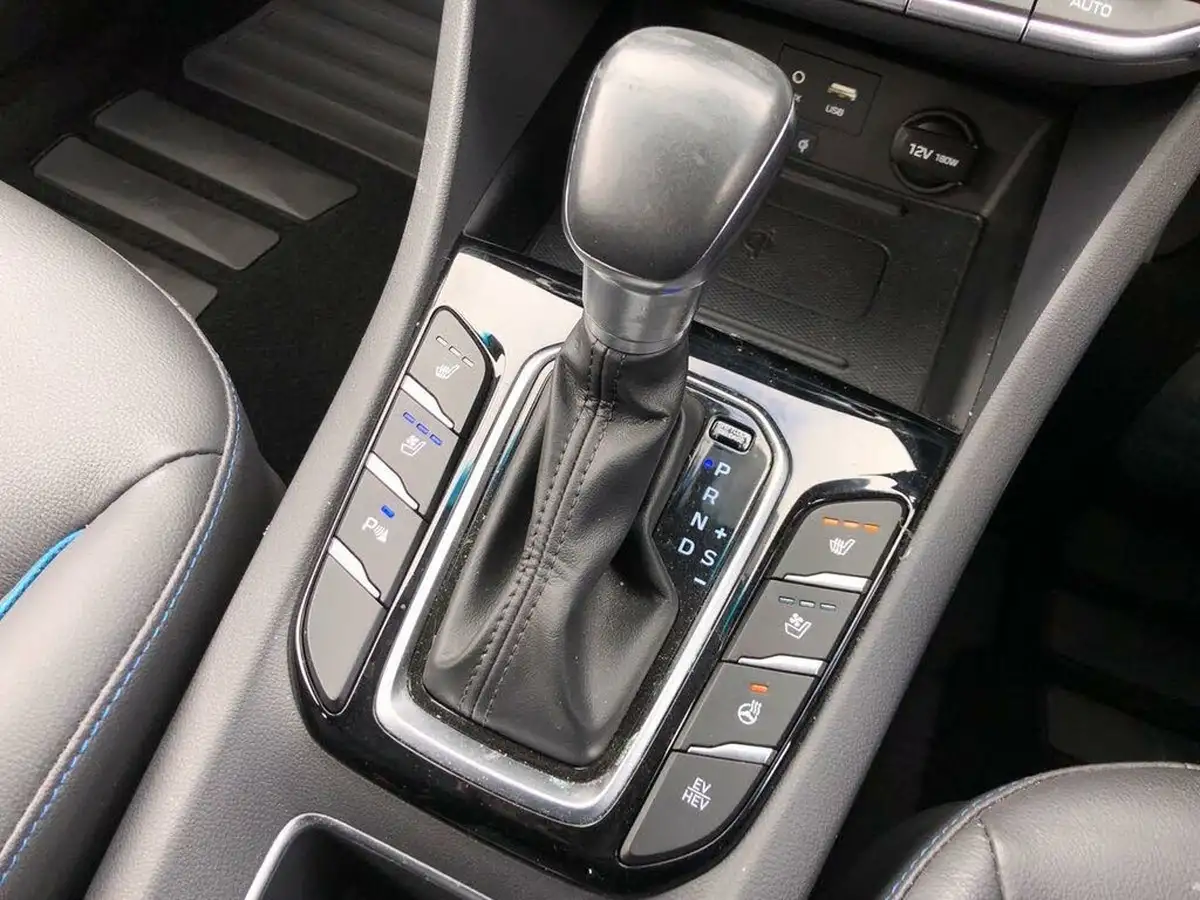 2019-hyundai-ioniq-16-gdi-premium-se-plug-in-hybrid-big-16