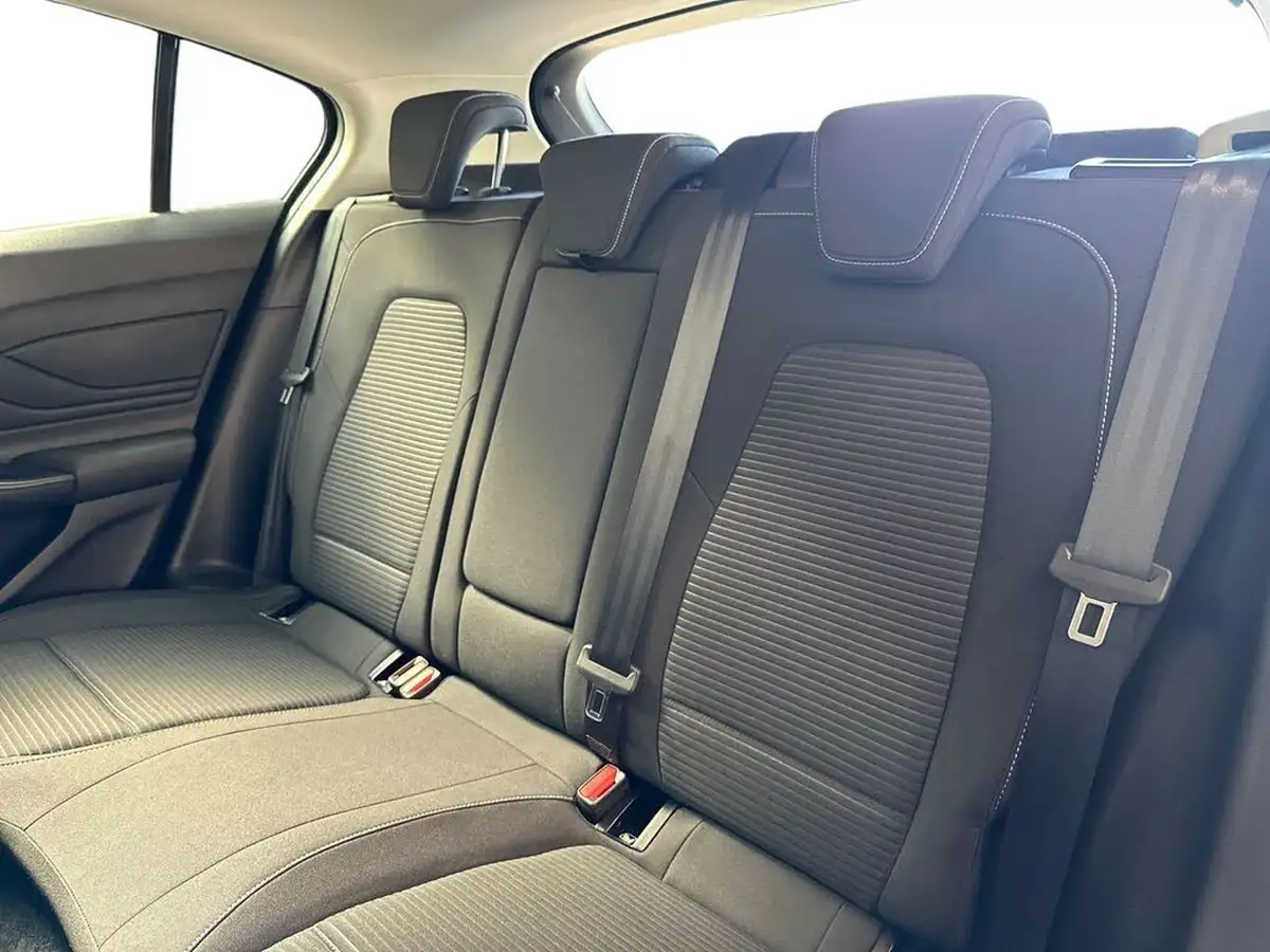 2020-ford-focus-10t-titanium-hatchback-auto-big-13