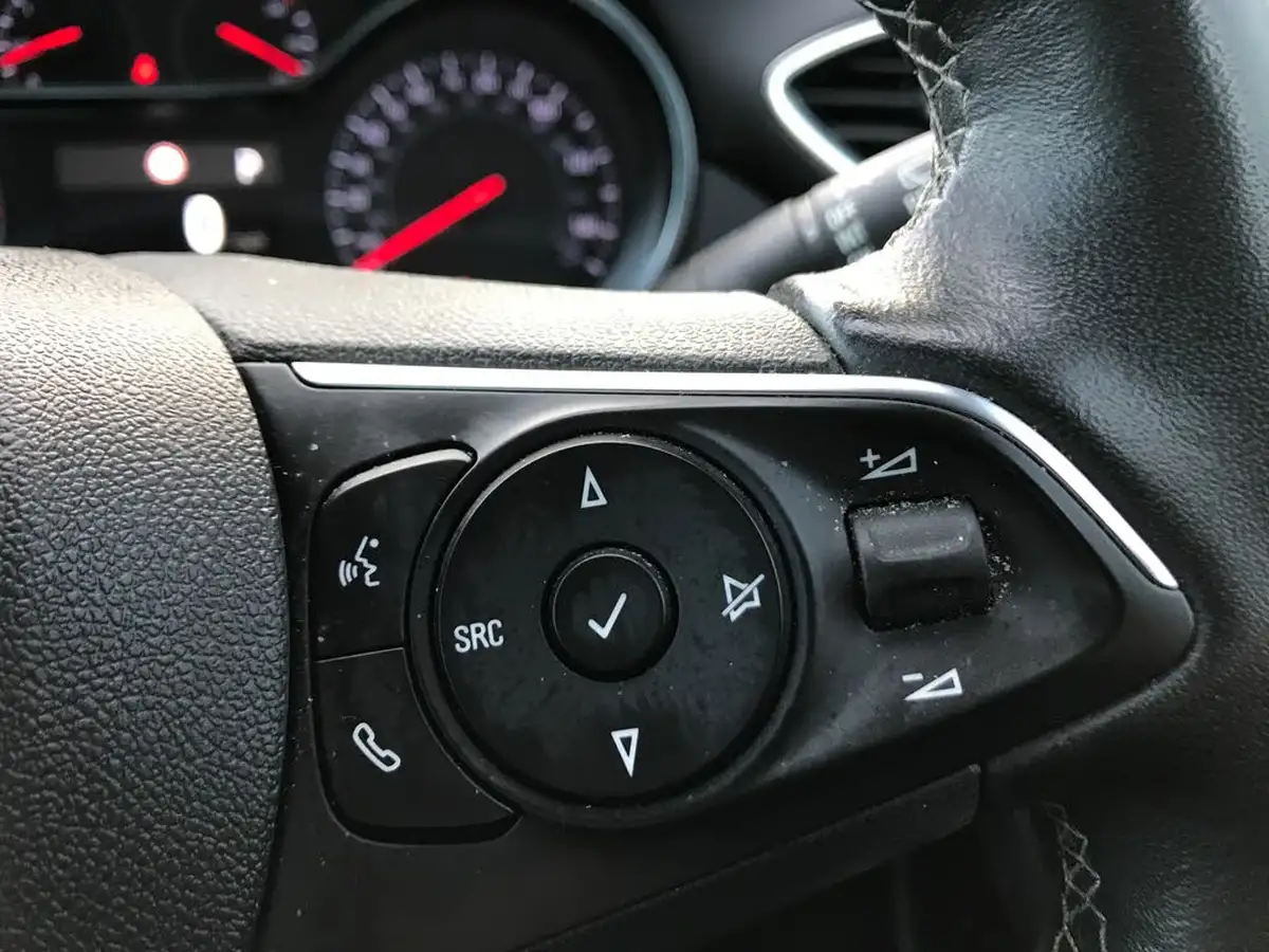 2022-vauxhall-crossland-15-ultimate-120ps-auto-big-25