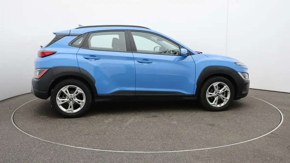 2022-hyundai-kona-10-t-gdi-se-connect-big-8