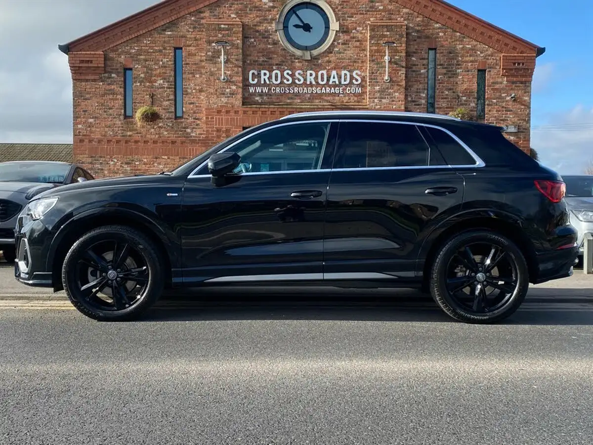 2020-audi-q3-20-40-tfsi-s-line-station-wagon-big-1