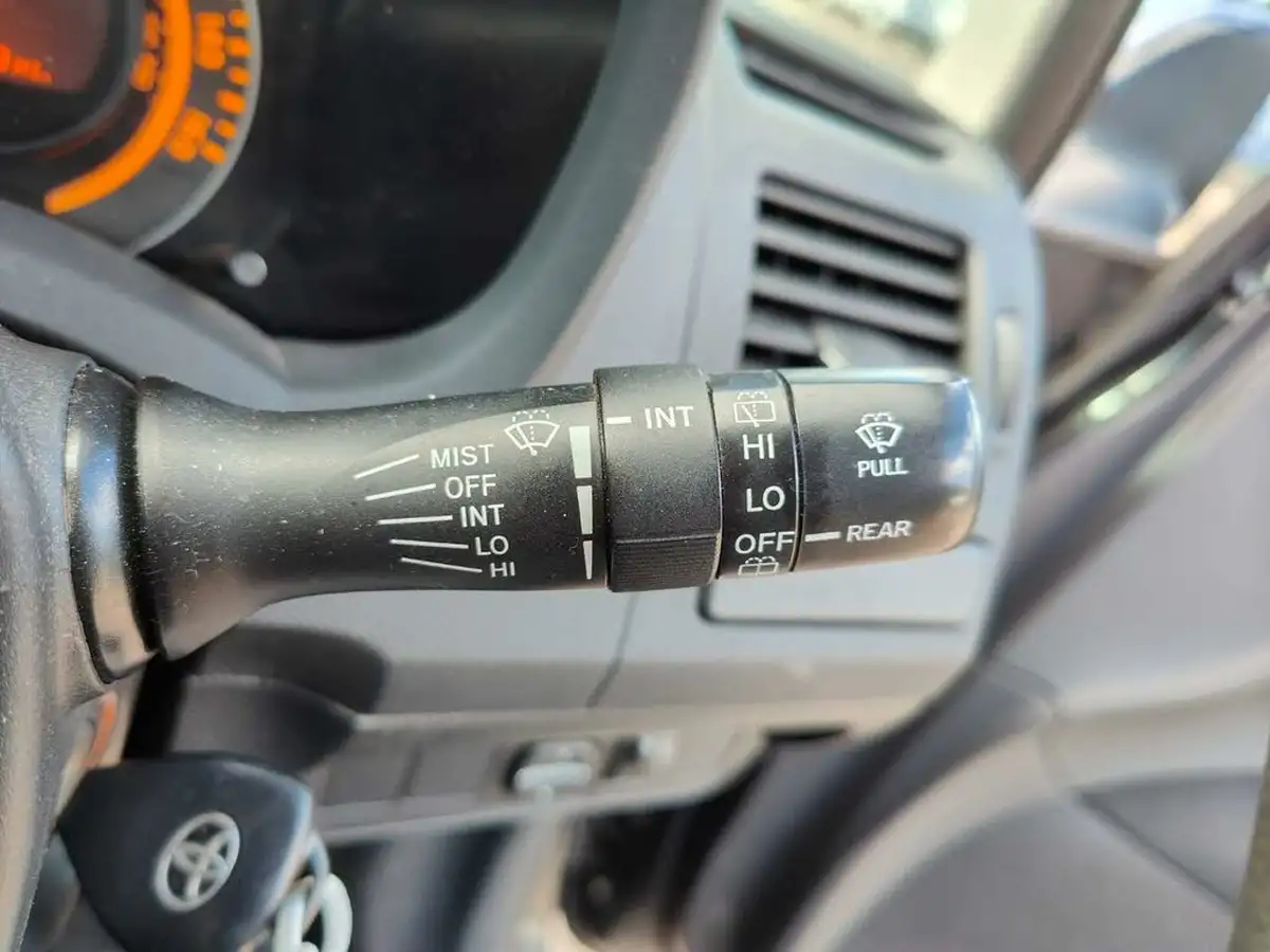 2007-toyota-auris-16-t3-5d-mmt-big-25