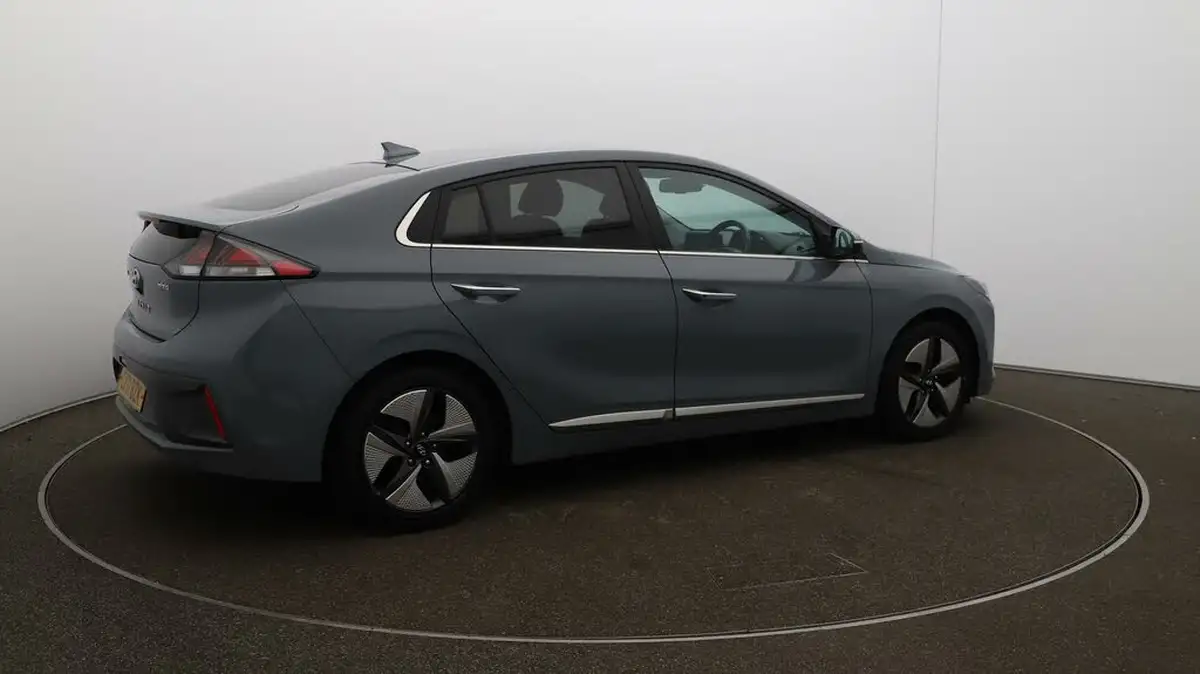 2022-hyundai-ioniq-16-gdi-premium-se-hybrid-big-50