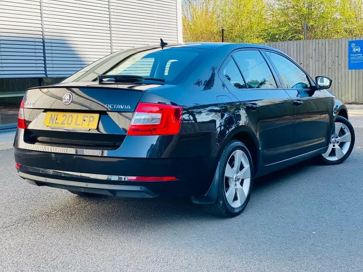 2020-skoda-octavia-15-tsi-se-drive-hatchback-dsg-big-6