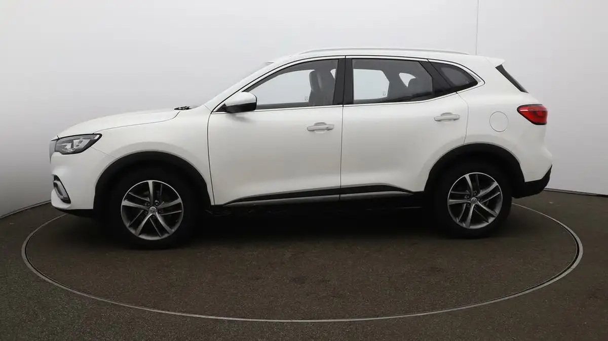 2022-mg-hs-15t-gdi-exclusive-162ps-dct-big-4