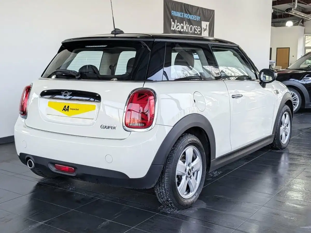 2020-mini-cooper-15-cooper-classic-hatchback-3d-big-4