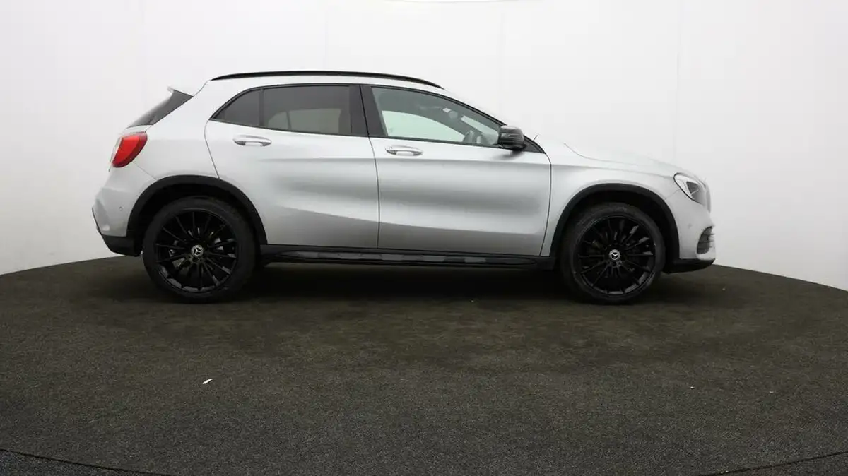 2018-mercedes-benz-gla-class-21d-gla-220d-amg-line-177ps-executivess-big-32