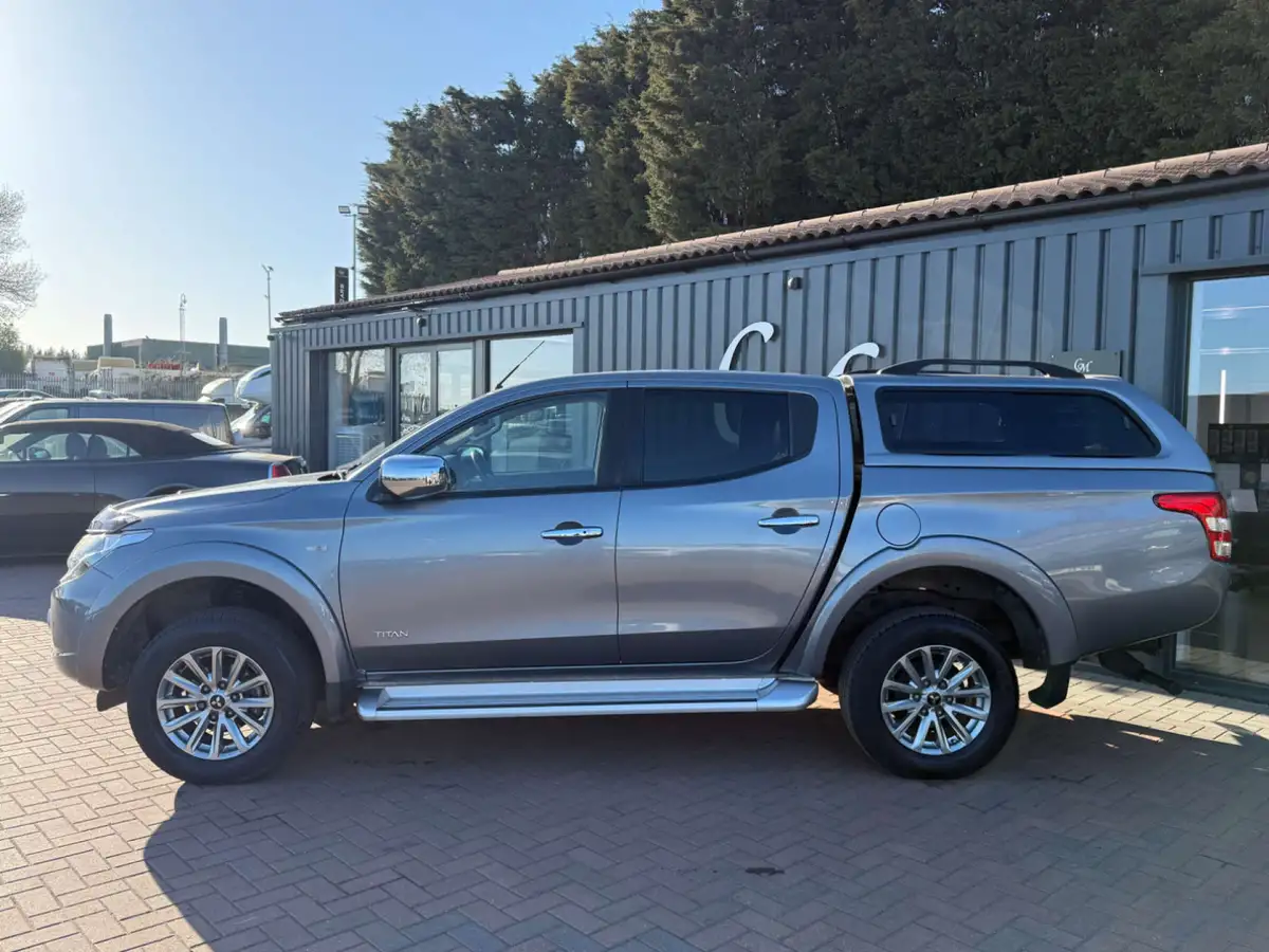 2017-mitsubishi-l200-24di-d-titan-178bhp-eu6-big-5