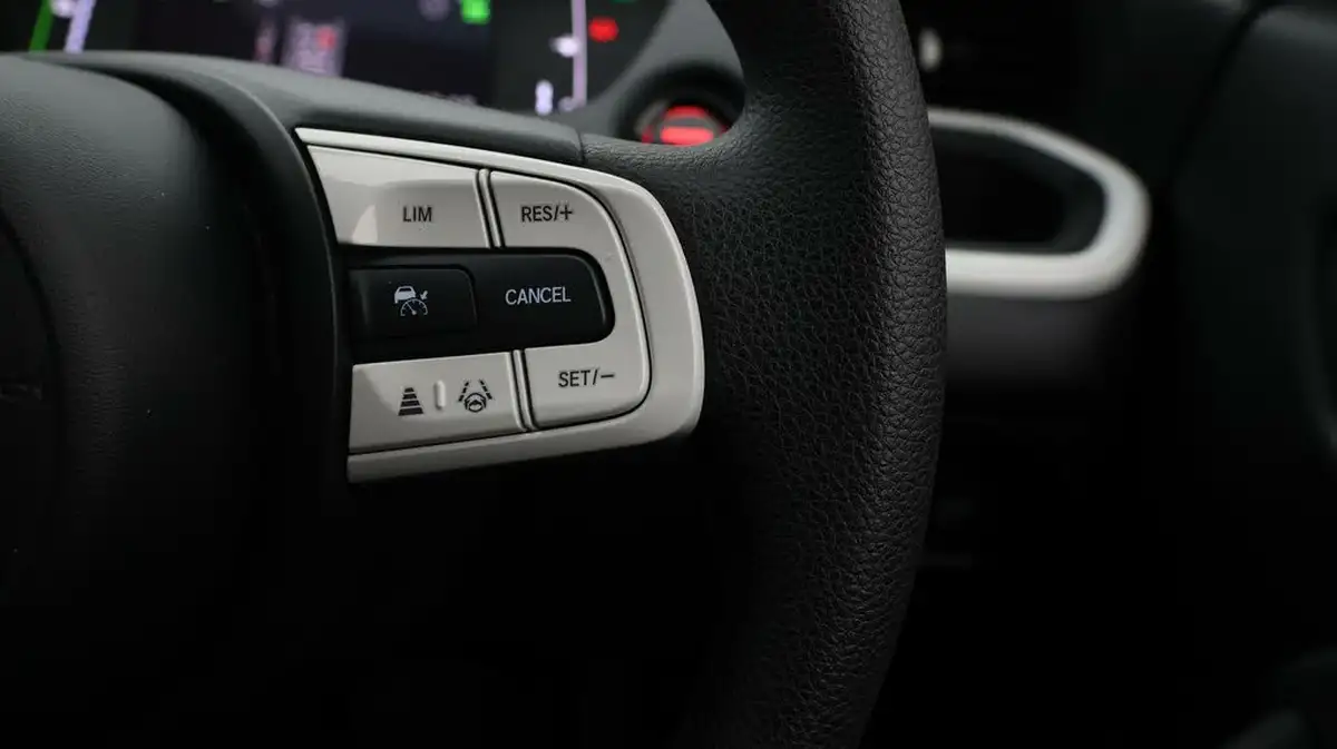 2022-honda-jazz-15-i-mmd-se-109ps-big-21