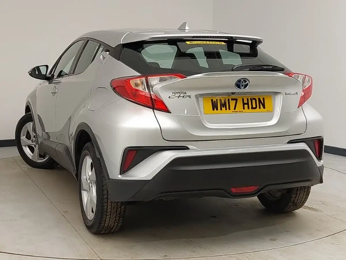 2017-toyota-c-hr-18-vvt-i-icon-big-1