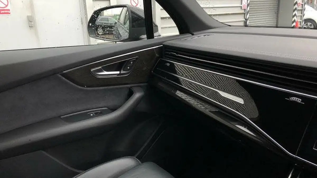 2022-audi-q7-30-55-tfsi-black-edition-big-40