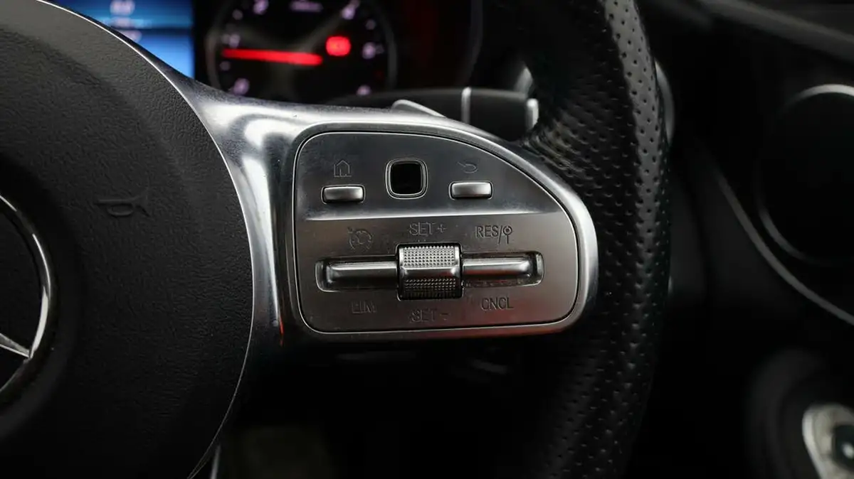 2019-mercedes-benz-c-class-20d-c300d-amg-line-245ps-ss-saloon-4d-big-22