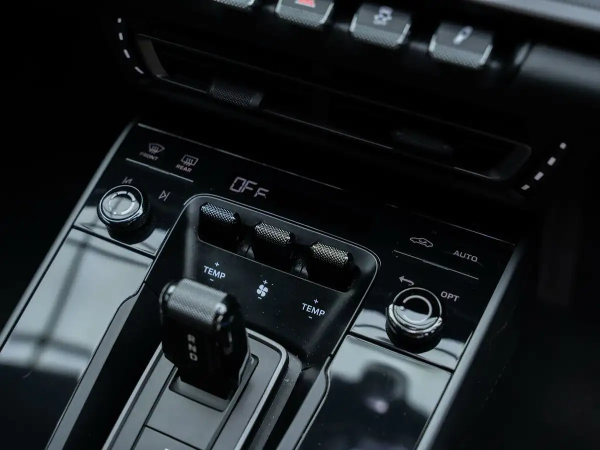 2023-porsche-911-30-carrera-coupe-big-27