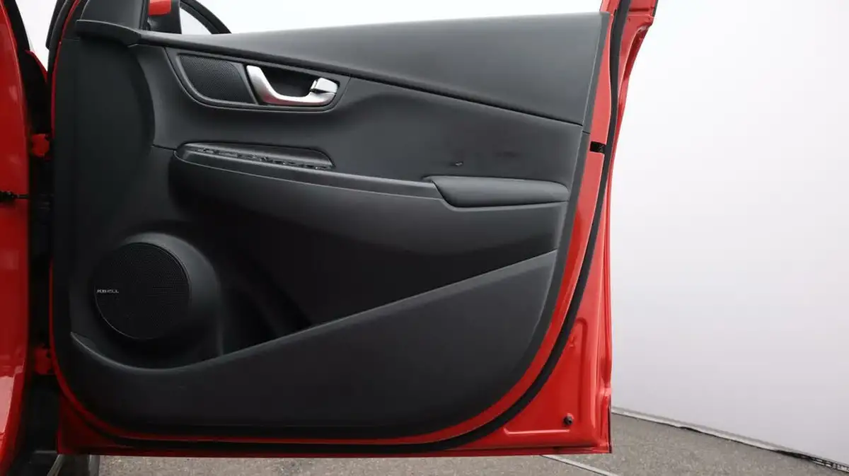 2022-hyundai-kona-e-ultimate-big-15