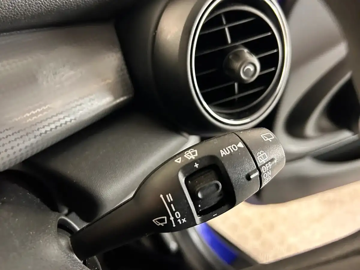 2019-mini-cooper-15-cooper-classic-hatchback-3d-big-31