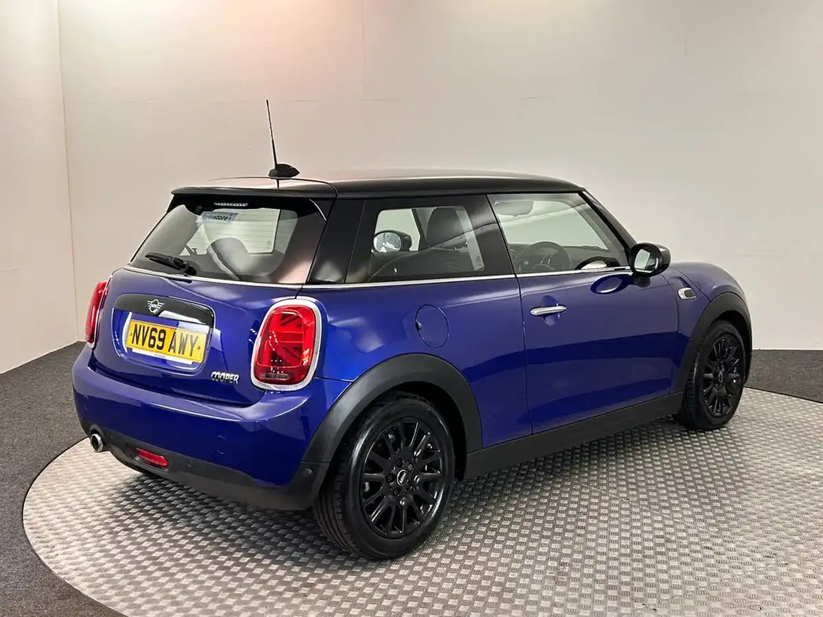 2019-mini-cooper-15-cooper-classic-hatchback-3d-big-3