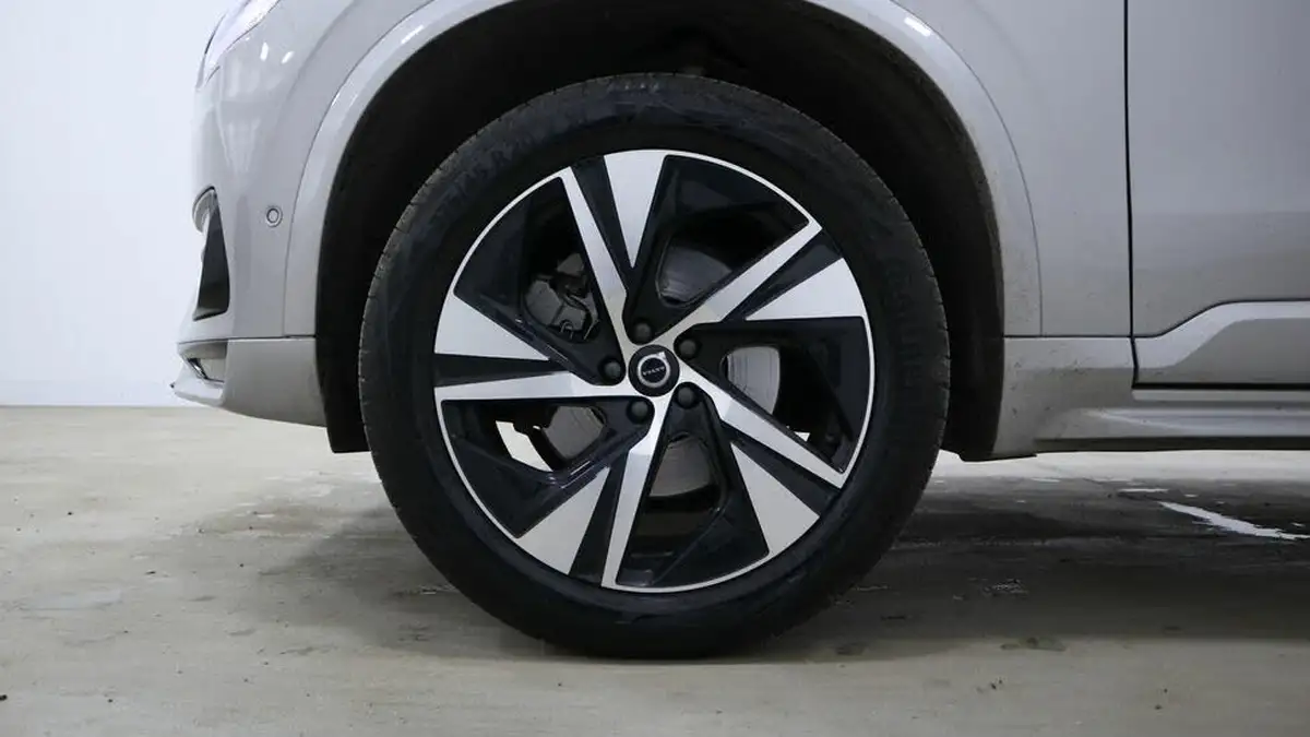 2024-volvo-xc90-20-b5-plus-big-3