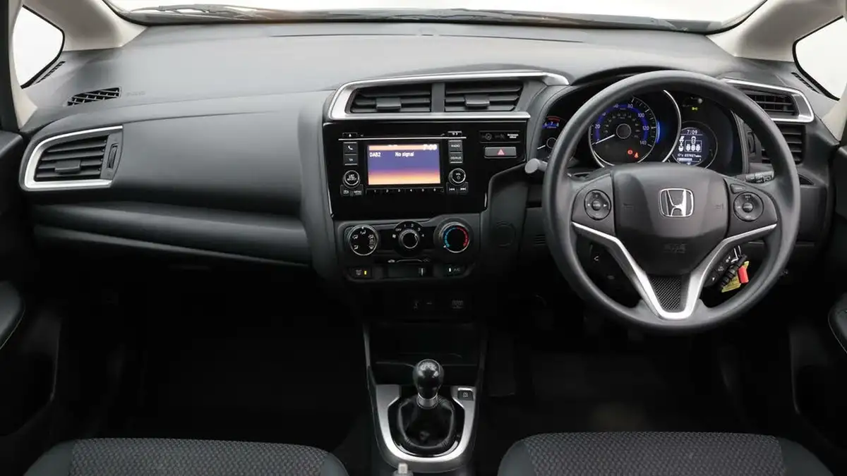 2019-honda-jazz-13-i-vtec-s-big-13