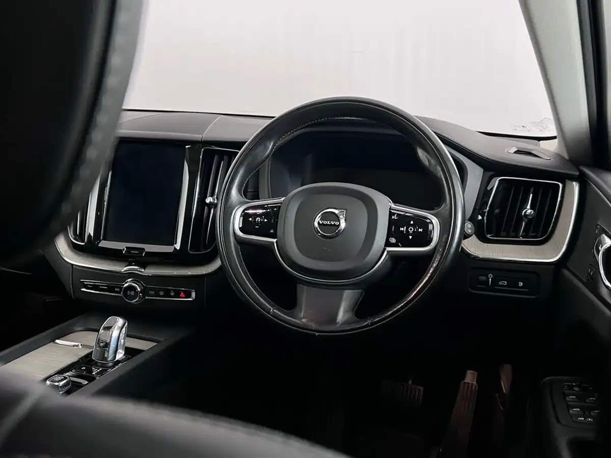 2017-volvo-xc60-20-t8-inscription-pro-twin-engine-big-10