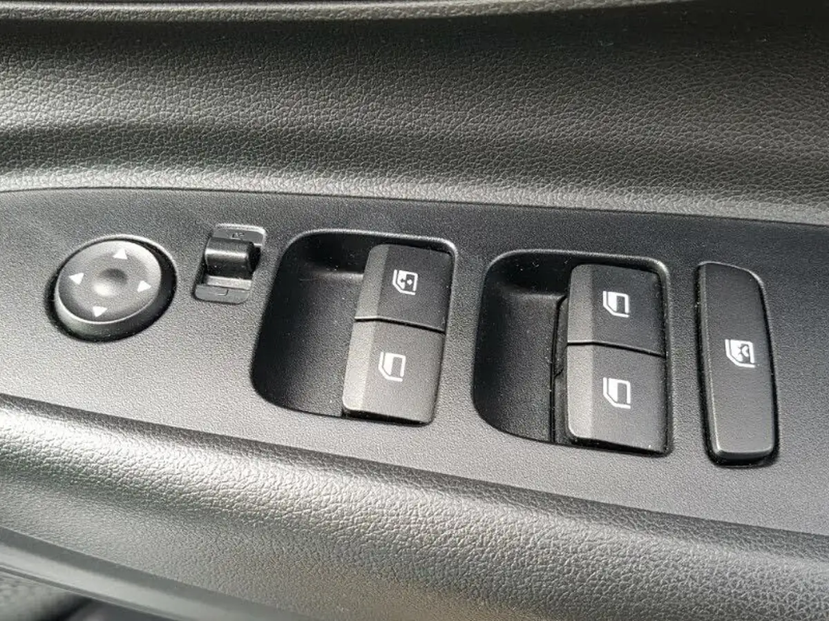 2021-hyundai-i20-10-t-gdi-se-connect-eclutch-imt-big-12
