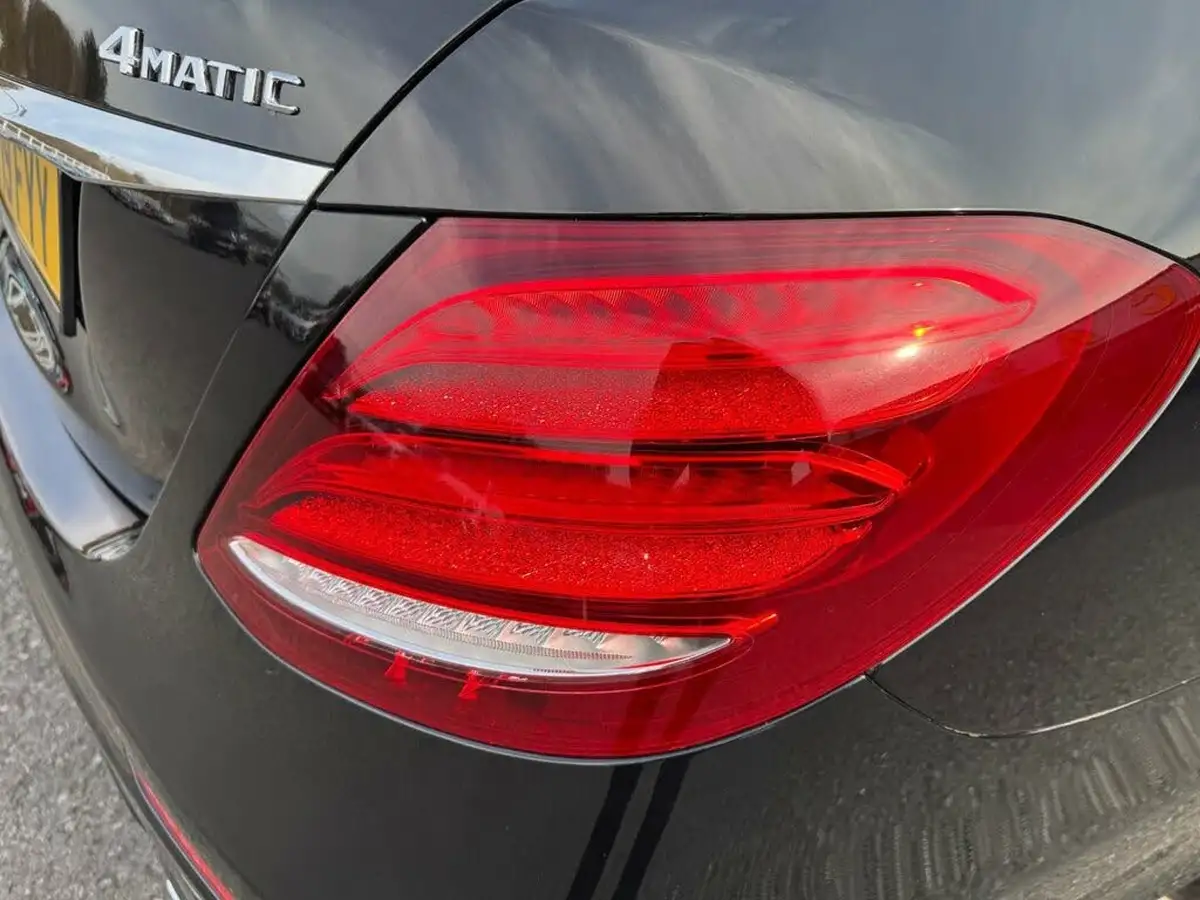2019-mercedes-benz-e-class-30-d-e400d-amg-line-saloon-4d-plus-big-30