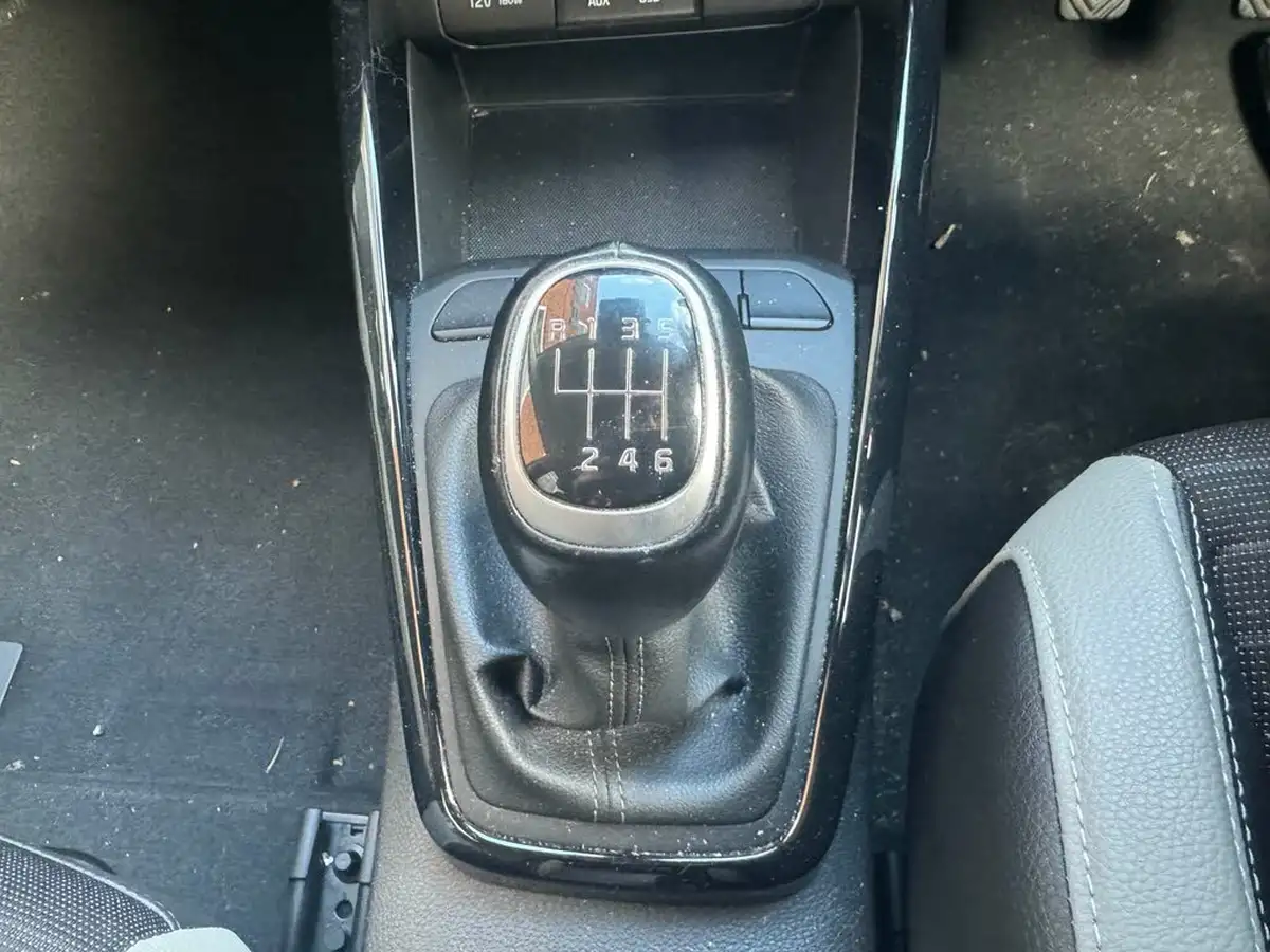 2018-kia-stonic-10-t-gdi-3-big-23